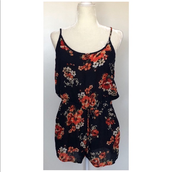 Romper - Picture 2 of 8